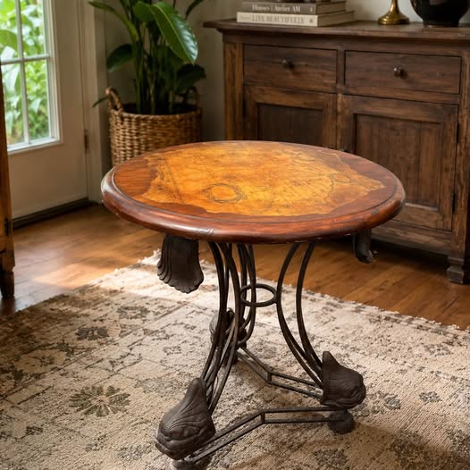 Round Accent Table, gallery view